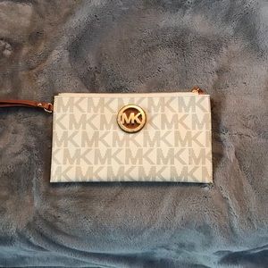 Michael Kors oversized wristlet
